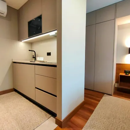 Castle Apart-hotel *